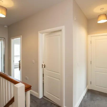 House * דונבוין